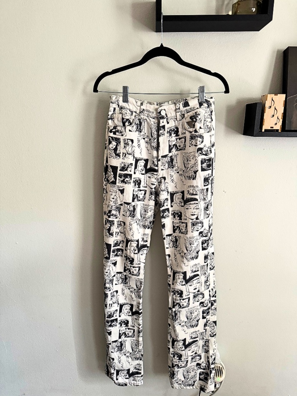 Reformation Jeans Retro Comic Print High Rise Straight Leg Jeans - Picture 2 of 4